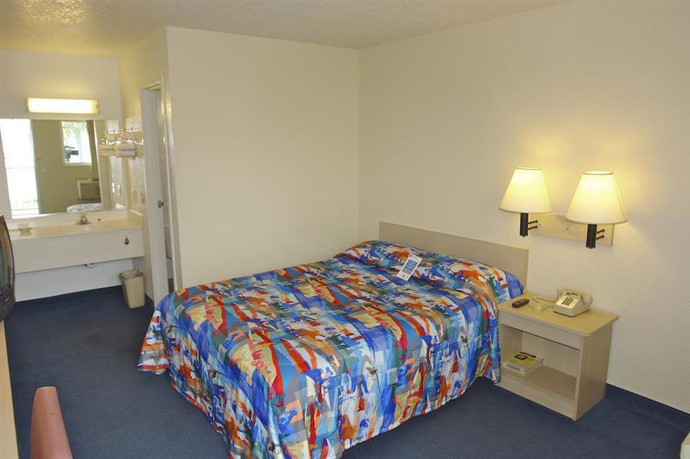 Motel 6-Anaheim, Ca - Fullerton East Room photo